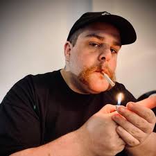 Stream Leftoverz Official music