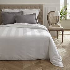 Housse De Couette Rayee En Satin De Coton Idees De Meubles Housse De Couette