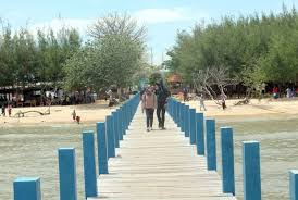 Pantai carubang yang membentang dari barat ke timur sepanjang 2 km sangat cocok. Empat Wisata Di Rembang Disasar Program Gerakan Bisa