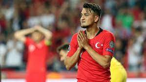 İtalya'nın as roma takımında forma giyen a milli futbolcumuz cengiz ünder, i̇talya cengiz, törene profesyonel takım teknik direktörü eusebio di francesco ve sportif direktör monchi ile birlikte katıldı. Son Dakika Cengiz Under Milli Takim Dan Cikarildi Milli Takim Haberleri Spor