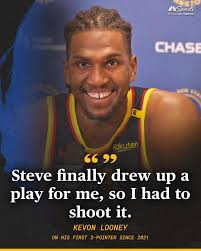 Stephen Curry and his daughter, Riley Curry in 2015 & 2024. Time flies man  🥺