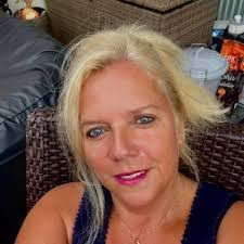 Sandra Constance's Instagram, Twitter & Facebook