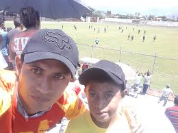 Feliz día papá! Hoy este gran día celebramos a aquellos que nos enseñaron  el verdadero amor. ❤️💛❤️ ¡Mándanos tus fotos con tu papá en el estadio,  con la camisola o donde muestren