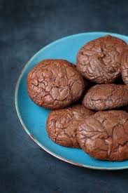 Voici une recette de gâteau au chocolat facile à réaliser. Vous Trouverez Sur Madame Gateau Une Multitude De Recettes Faciles A Realiser A La Maison Gateau Sec Au Chocolat Biscuits Chocolat