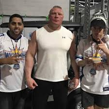 Ey, ey los pongo a bailar la pelúa' y el que no baile que los despeluquen (ey) hijueputa no me cuque. Booker T Talks About The Bad Bunny Song With His Name Superfights