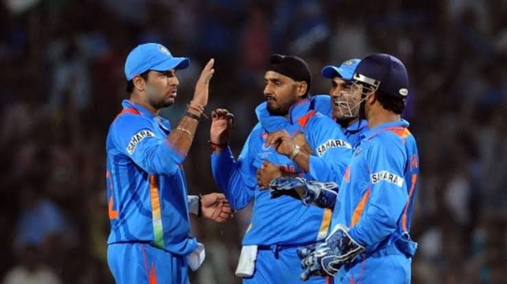 Yuvraj Singh and MS Dhoni Friendship: தோனி - யுவராஜ் சிங் ஃப்ரண்ட்ஷிப்:  பிரிவிற்கான மர்மம் என்ன? | What Caused Yuvraj Singh And Dhoni To Split Up  As Friends Rsk | Asianet News Tamil