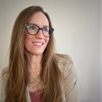 Danielle Pilling's Instagram, Twitter & Facebook