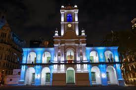 El 9 de julio de 1816, argentina, formaba parte sin embargo, no fue hasta el 25 de febrero de 1818, que el dorado «sol de mayo» se agregó al centro de la bandera de argentina en referencia a los eventos. 25 De Mayo La Ciudad Ilumina Monumentos Y Fachadas De Edificios De Celeste Y Blanco Noticias Buenos Aires Ciudad Gobierno De La Ciudad Autonoma De Buenos Aires