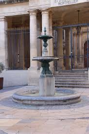 Le Vieux Montpellier Chambre De Commerce Outdoor Decor Decor Fountain