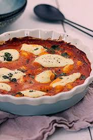 Vegetarische Gnocchi Uberbacken Mit Mozzarella In Tomaten Frischkase Sauce Rezept Schnell Einfach Ofen Gnocchi Tomatensauce Ofeng Recipes Food Shakshuka
