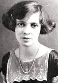 Beverley Devine's Instagram, Twitter & Facebook