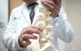 Expert Team Uses Latest Tech to Advance Spinal Fusion | Cedars-Sinai