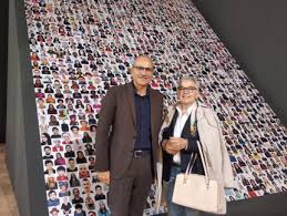 Succursali bancarie di banca d'alba credito cooperativo in genova. Bcc Di Ostra E Morro D Alba Partner Mostra Fotografica Razza Umana Di Oliviero Toscani Senigallia Notizie