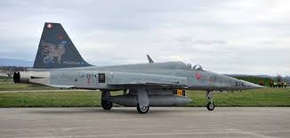 The aircraft took its maiden flight on 11 august 1972 and entered into service in 1975. F 5e Tiger Ii