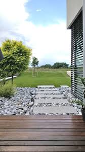 Whitecube Ein Modernes Architektenhaus In Wiener Neustadt Terrasse Garten Garten Terrasse Garten Bepflanzung