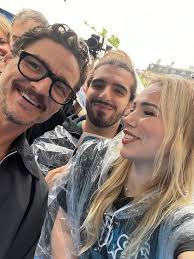 What a day. meeting the team of the fantastic 4, we could see Pedro Pascal,  Joseph Quinn, Ebon Moss-Bachrach & Vanessa Kirby, in the rain but with a  smile (last photo is