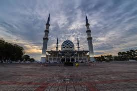 مسجد سلطان صلاح الدين عبدالعزيز ) durumudur cami arasında selangor , malezya. Selangor City Stock Photos And Images 123rf
