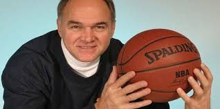 Lowe earns 500th victory