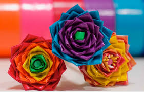 You can even use multiple colors and alternate them for a pretty effect. How To Make Duct Tape Flowers Diy Projects For Teens