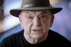 A nemzet művésze az egy szoknya, egy nadrágot rendezi a következő évadra a józsef attila színházban. Sulyosan Megserult Bodrogi Gyula