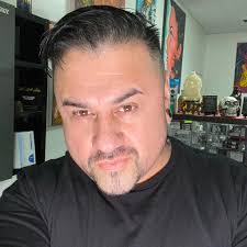 Ernie Rojas's Instagram, Twitter & Facebook