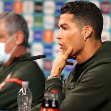 Ronaldo must really like water. 1icwxztd2ngcym