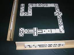 Discover the world of domino's. Domino Whist Wikipedia