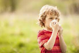 If Your Child Gets A Runny Nose Itchy Eyes And Tickly Throat Around This Time Of Year He S Likely Suffering From Sea Asthma Symptoms Allergic Rhinitis Asthma