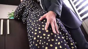 肉感的な人妻は初めての浮気がバレて旦那の上司に犯される　篠崎かんな : Part.1