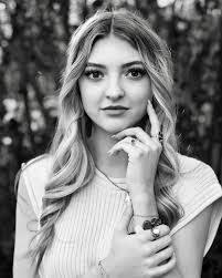 Julie Bartel's Instagram, Twitter & Facebook