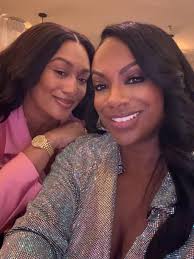 I got a #SeatAtTheTable with @emmagrede. This was one of my favorite events  that I've been to in a while. So many accomplished women in one room. I was  inspired just hearing