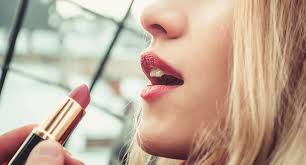 Con muchos modelos y precios diferentes, en nuestra página vas a poder adquirir chanel el corte ingles más rápido que nunca ¡no te olvides de examinar todas y cada una de las opciones! Las Barras De Labios Mas Iconicas Que Desearas Tener Stylelovely