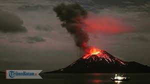 Tanah dipijak kini milik orang hakikat pahit ini perlu ditelan jua. Kronologi Tsunami Selat Sunda Erupsi Anak Krakatau Sejarah Gunung Krakatau Meletus 1883 Halaman All Tribun Batam