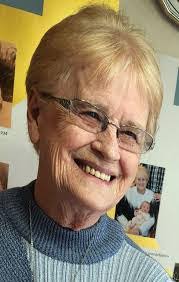 Leslie Snodgrass's Instagram, Twitter & Facebook