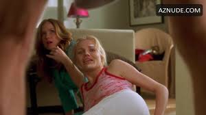 CFNM towel drop - video 4 - ThisVid.com