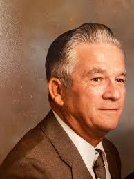 Billy Gillis's Instagram, Twitter & Facebook