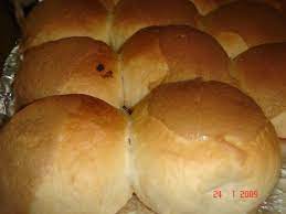 Kebiasaan buruk kan ngga pernah tulis resep nya emak, rencana mau telp emak tanya resep tapi malam tadi sebelum tidur kebetulan sempet google cari recipe roti. Roti Inti Kacang Merah Dan Coklat Kakinakl S Blog