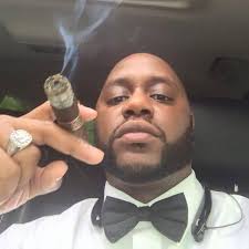 Men, post your most fly cigar pic! Here are some of the winners from this  time last year!