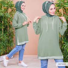 kapusonlu tesettur tunik moda stilleri kapusonlu triko