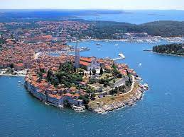 Hrvatska) is a country situated in south central europe and mediterranean region. Croacia Mejora Su Posicion Como Destino Turistico Ante Su Entrada En La Ue Economia