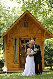 Rustic Wedding Kiss Niagara Falls Wedding Wedding Elope