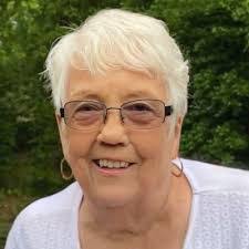 Tamara Clifford's Instagram, Twitter & Facebook