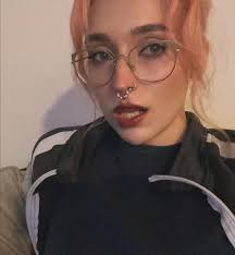 I think I remembered seeing something abt introducing yourself when ur  added to the group when I first joined (meant to forever ago but have been  moving) I'm Josephine, (24 y/o) I