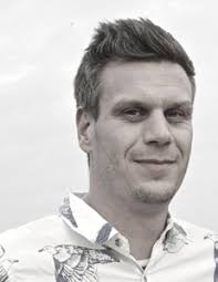 Spectral Jade Materiality, Conceptualisation, and Value in the  Myanmar-China Jadeite Trade Möller, Henrik