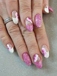 Pin By Teresa Floxo On Nails And Makeup Flower Nails Nail Art Pink Nails Paint your nails with a base coat and top off with a glitter nail polish in soft pinks or softer blues and greens.
