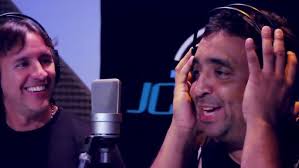 La Nueva Luna feat Ariel Baez