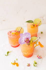 Pineapple Mango Rum Punch Recipe That Is Almost Too Pretty To Drink Rezept Punsch Rezept Leichte Rezepte Und Cocktails