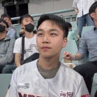 100+ "Derrick" profiles