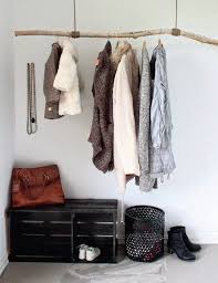 Portant Vetements Osez A Exposer Vos Jolis Habits Porte Manteau Diy Porte Manteaux Porte Vetement Chambre