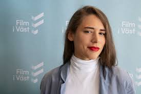 Tutti i premi vinti, le foto, trailer, news e gossip legati al personaggio. News From Film I Vast In Cannnes Film I Vast En